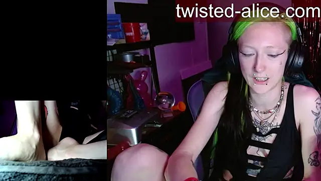 alicewonder09 online show from 05/02/26, 03:55