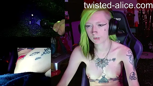 alicewonder09 online show from 05/05/26, 03:14