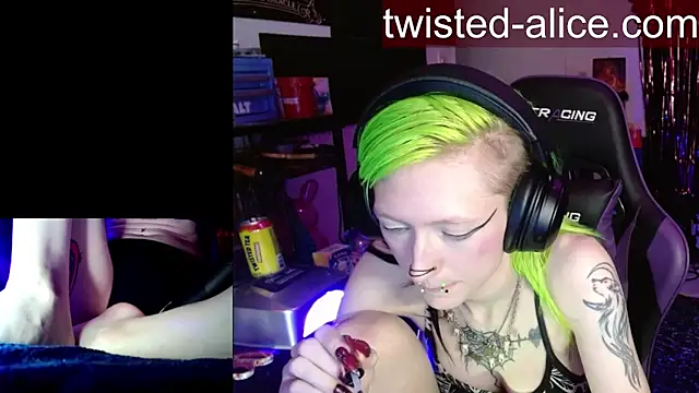 alicewonder09 online show from 05/11/26, 04:07