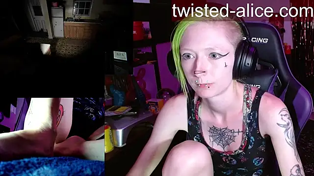alicewonder09 online show from 05/17/26, 03:04