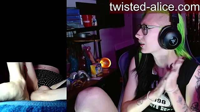 alicewonder09 online show from 06/11/26, 03:04
