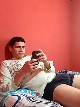 Snapshot of ynose2 chatting on 09/25/25, 01:48 ynose2 online show from 09/25/25, 01:48