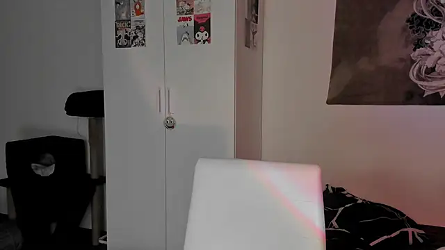 t0riayun0 online show from 12/05/24, 02:20