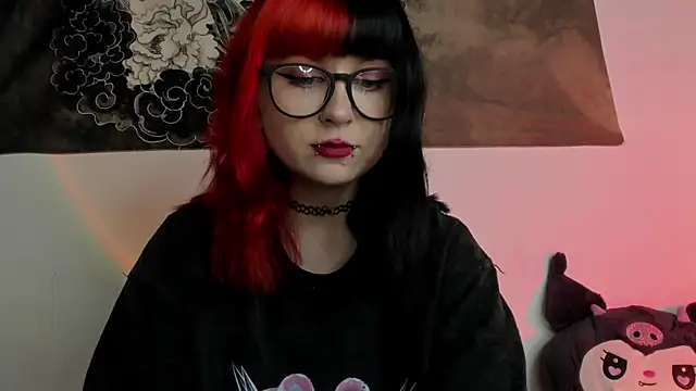 t0riayun0 online show from 02/03/25, 11:15