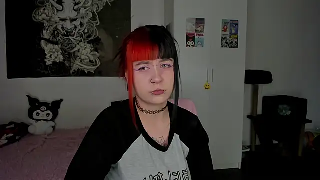 t0riayun0 online show from 02/22/25, 11:35