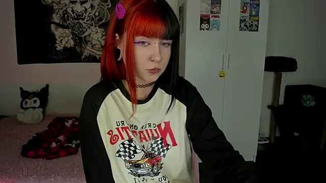 t0riayun0 online show from 02/24/25, 01:24