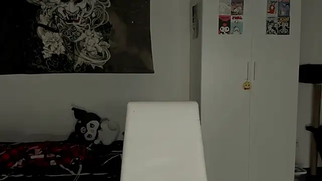 t0riayun0 online show from 03/04/25, 09:32