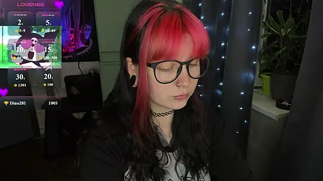 t0riayun0 online show from 06/12/26, 09:14