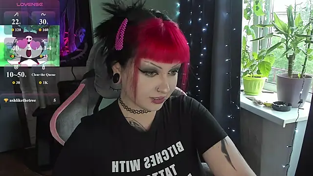 t0riayun0 online show from 06/15/26, 03:47