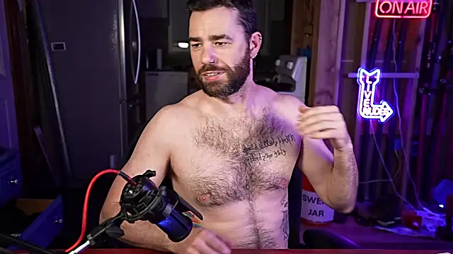 Snapshot of Fastflogger1 chatting on 12/13/24, 02:32 Fastflogger1 online show from 12/13/24, 02:32