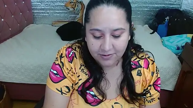 EMILY-NESSA online show from 05/11/26, 02:34