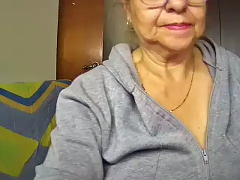 nicoltatiana  online show from 01/15/25, 05:08