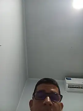 Snapshot of El-reyleon chatting on 05/30/26, 12:52 El-reyleon online show from 05/30/26, 12:52