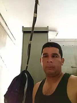 Snapshot of El-reyleon chatting on 06/13/26, 10:18 El-reyleon online show from 06/13/26, 10:18