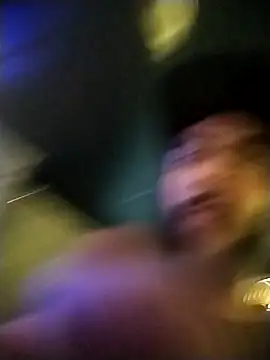 Snapshot of Pziko chatting on 12/20/25, 05:58 Pziko online show from 12/20/25, 05:58