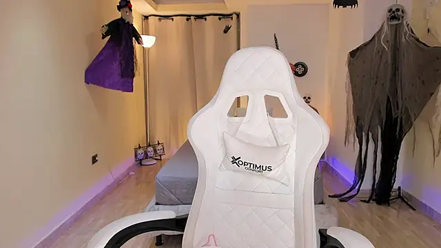 carleee winter online show from 10/16/25, 01:28