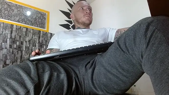 stripnolimits online show from 10/04/25, 05:44