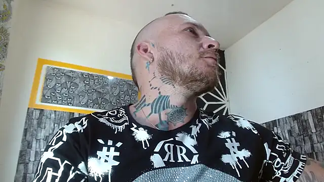 Snapshot of stripnolimits chatting on 12/04/25, 04:38 stripnolimits online show from 12/04/25, 04:38