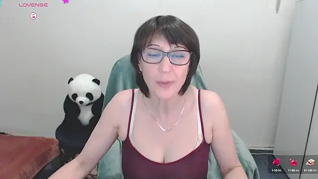 Snapshot of Ammillia chatting on 12/06/24, 04:25 Ammillia online show from 12/06/24, 04:25