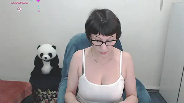 Snapshot of Ammillia chatting on 02/23/25, 09:26 Ammillia online show from 02/23/25, 09:26