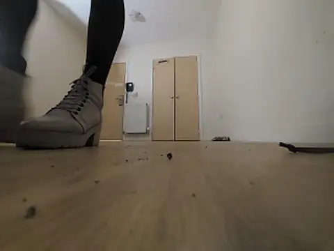 Snapshot of EmilyCD420 chatting on 11/04/25, 01:16 EmilyCD420 online show from 11/04/25, 01:16