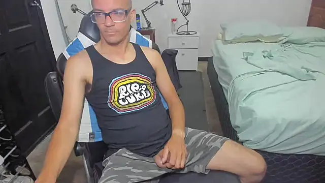 guachin hunk online show from 01/07/25, 03:14