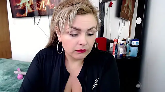 Snapshot of Melisa_mcarthy chatting on 02/10/25, 10:30 Melisa mcarthy online show from 02/10/25, 10:30