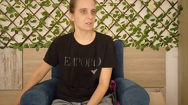 LadyChantale online show from 11/03/25, 07:42