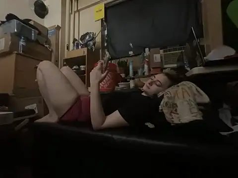 Snowbunnycake 131 online show from 05/20/26, 09:37