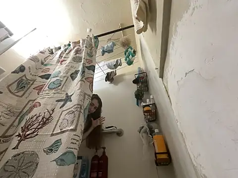 Snowbunnycake 131 online show from 06/10/26, 12:59