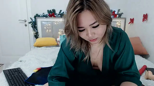 viki lizzi online show from 01/15/25, 07:15