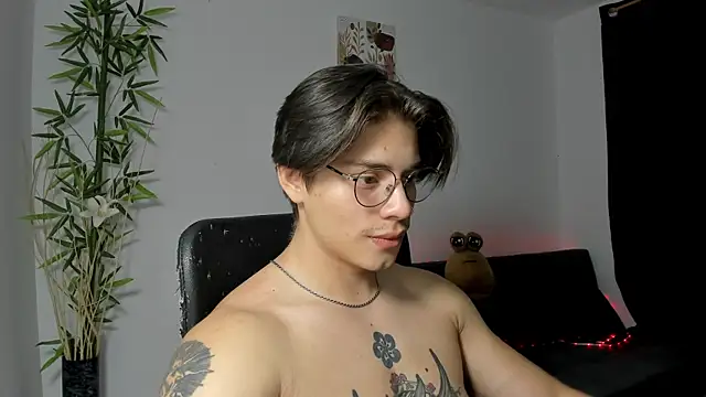 Snapshot of Giordano_Russo chatting on 01/10/25, 05:05 Giordano Russo online show from 01/10/25, 05:05