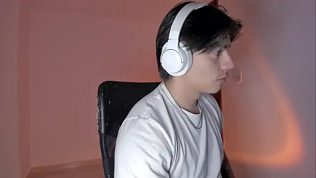 Giordano Russo online show from 10/28/25, 04:16