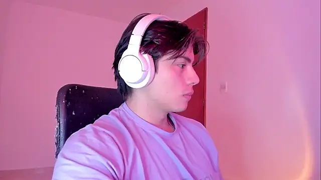 Snapshot of Giordano_Russo chatting on 10/29/25, 09:16 Giordano Russo online show from 10/29/25, 09:16