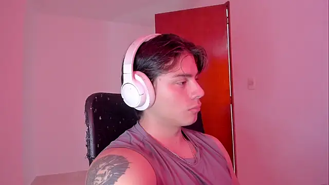 Snapshot of Giordano_Russo chatting on 11/06/25, 08:54 Giordano Russo online show from 11/06/25, 08:54