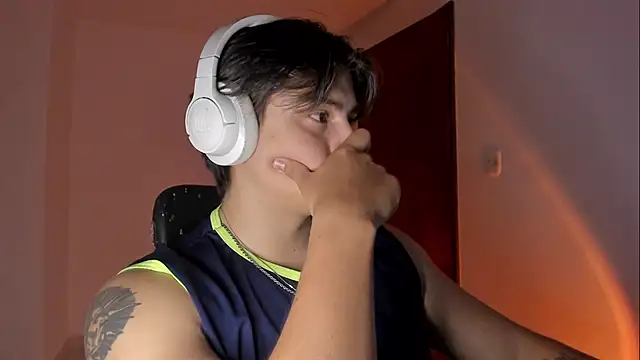 Snapshot of Giordano_Russo chatting on 11/12/25, 04:35 Giordano Russo online show from 11/12/25, 04:35