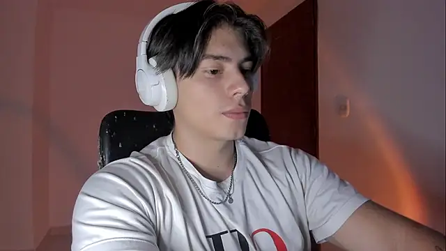 Snapshot of Giordano_Russo chatting on 11/14/25, 12:53 Giordano Russo online show from 11/14/25, 12:53