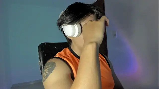 Snapshot of Giordano_Russo chatting on 11/20/25, 10:53 Giordano Russo online show from 11/20/25, 10:53