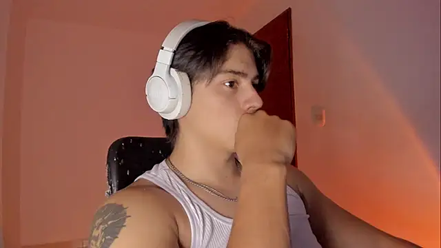 Snapshot of Giordano_Russo chatting on 12/01/25, 02:05 Giordano Russo online show from 12/01/25, 02:05