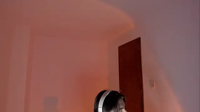 Snapshot of Giordano_Russo chatting on 12/15/25, 10:25 Giordano Russo online show from 12/15/25, 10:25