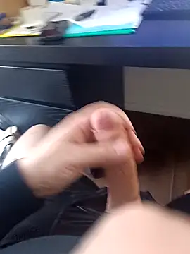 Snapshot of swissdick96 chatting on 02/21/25, 12:17 swissdick96 online show from 02/21/25, 12:17