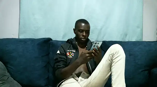 Snapshot of reezly chatting on 02/04/25, 10:45 reezly online show from 02/04/25, 10:45