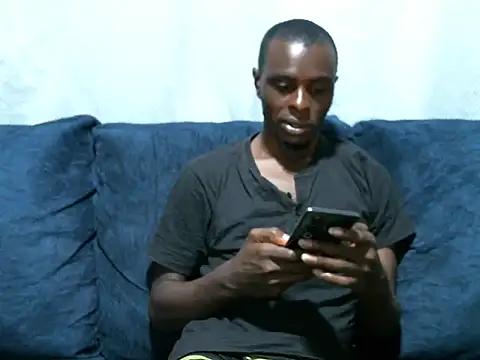 Snapshot of reezly chatting on 11/08/25, 10:08 reezly online show from 11/08/25, 10:08