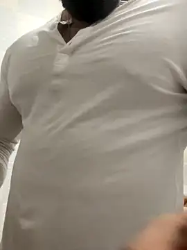 Snapshot of alexhunk09 chatting on 11/14/25, 10:47 alexhunk09 online show from 11/14/25, 10:47