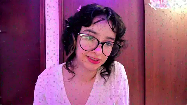 Snapshot of _Lunnaa_ chatting on 09/26/25, 10:36 Lunnaa online show from 09/26/25, 10:36