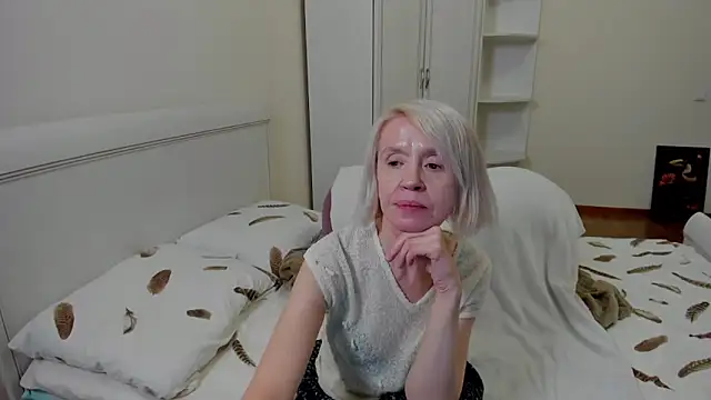 aminalive online show from 10/21/25, 09:04