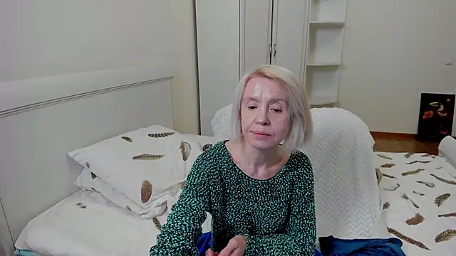 aminalive online show from 10/22/25, 07:02