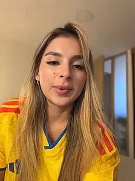 oriana zoeee online show from 07/07/26, 10:14