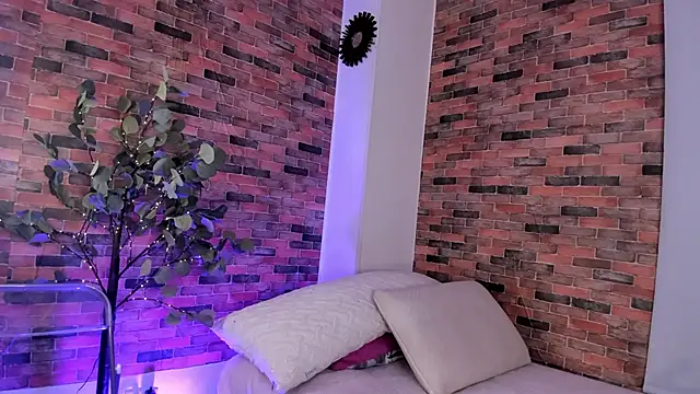 Lucy fit online show from 12/19/24, 05:07