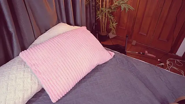 Lucy fit online show from 09/22/25, 09:44